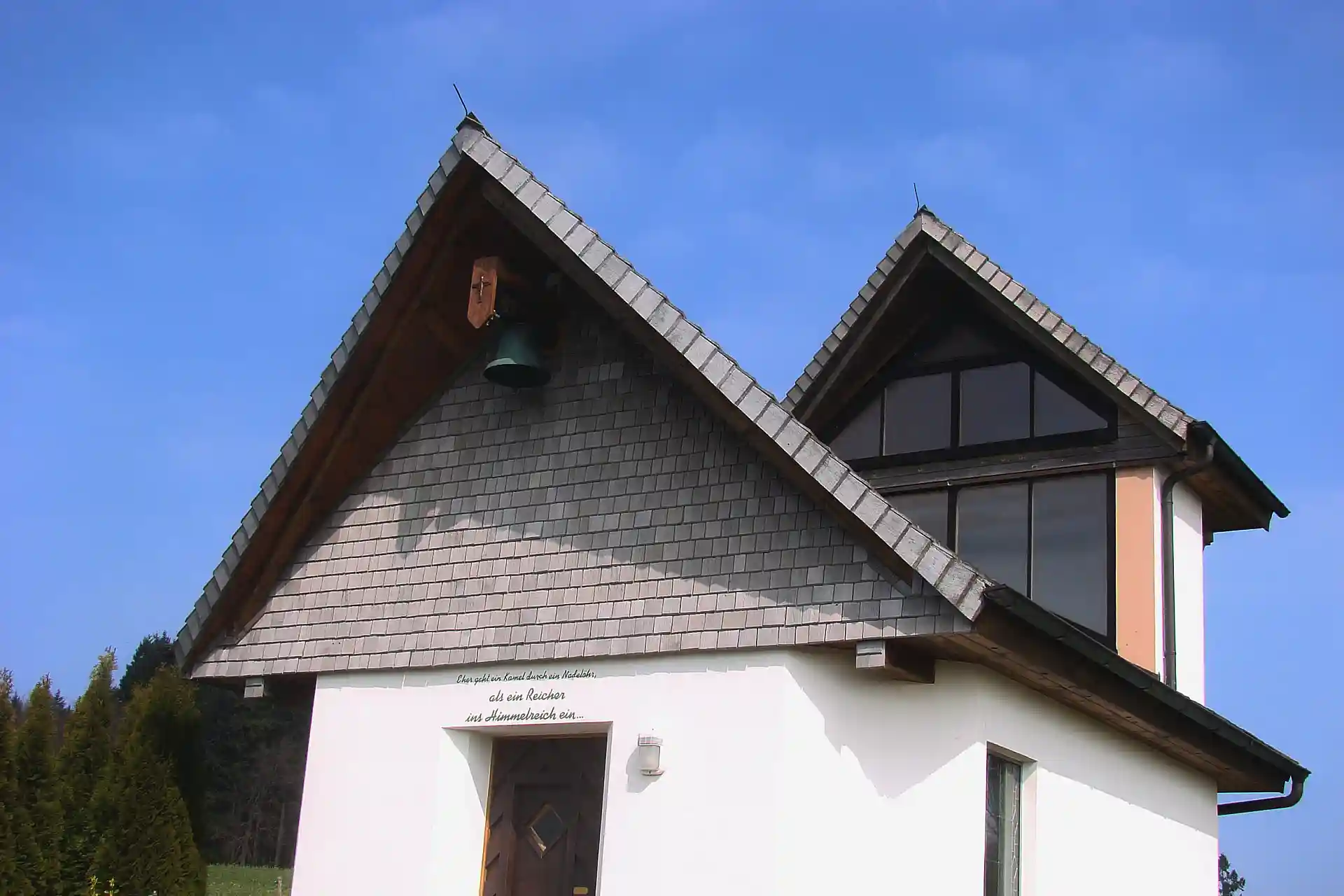 Exklusive gespaltene Fichteschindeln 250 mm: Perfekte Lösung für Fassaden Fichtenschindeln vorvergraut Länge 250 mm