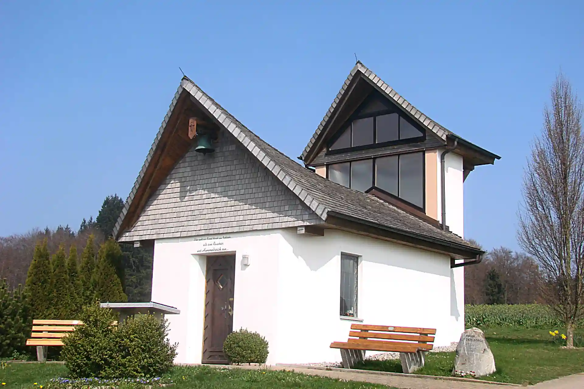 Exklusive gespaltene Fichteschindeln 250 mm: Perfekte Lösung für Fassaden gespaltene Fichteschindeln 250 mm